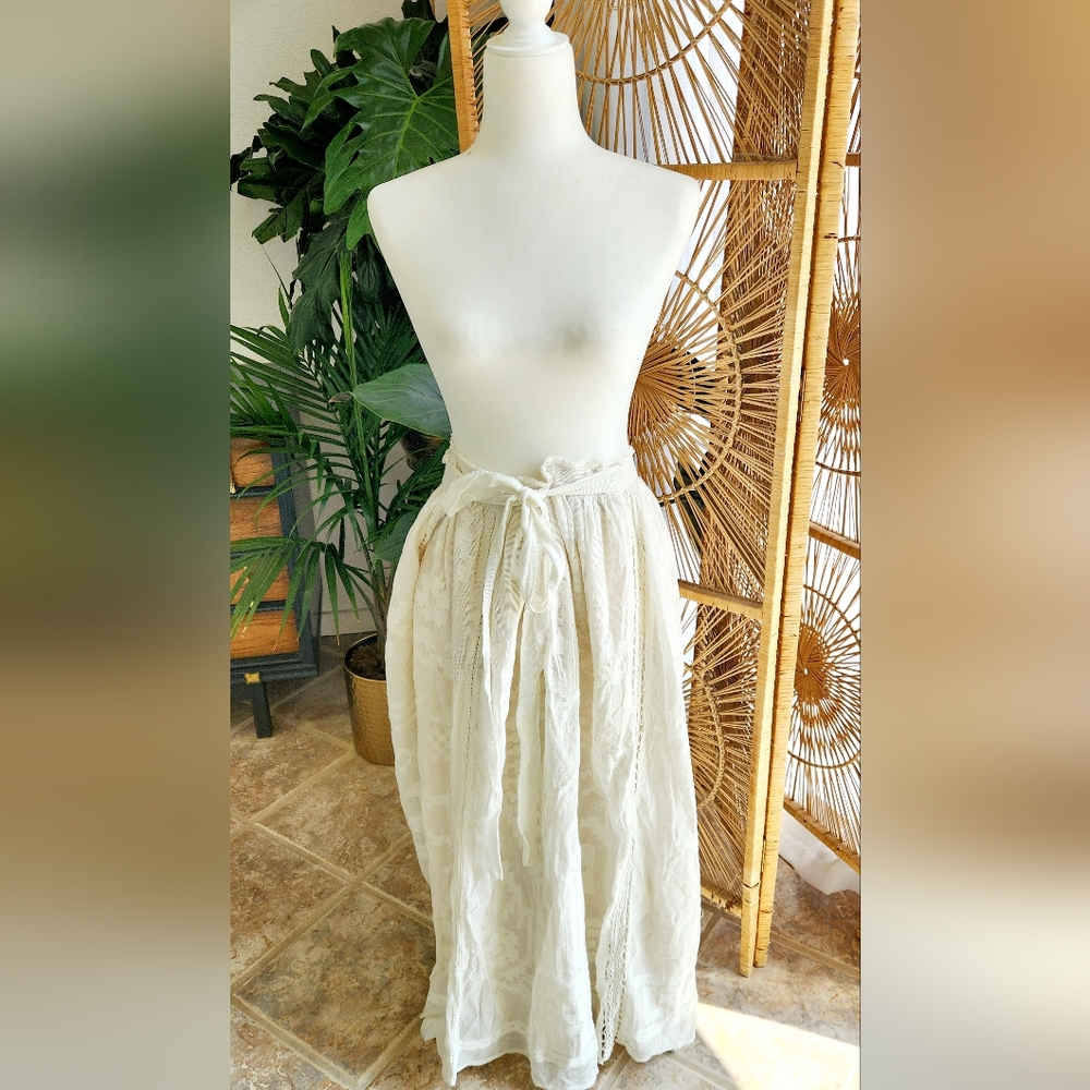 Lacy, cream Forever that Girl maxi skirt, size 14